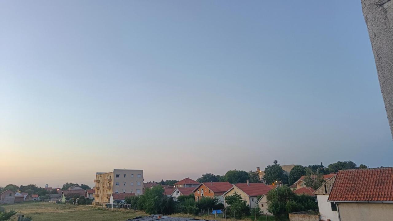 Privatna Soba Dusan Surčin Екстериор снимка
